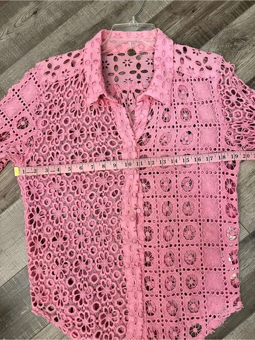 Free People Pink eyelet Button-Down Shirt 100% cotton sz S EUC